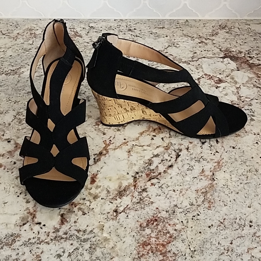 Mooties Tootsies Black wedge sandals